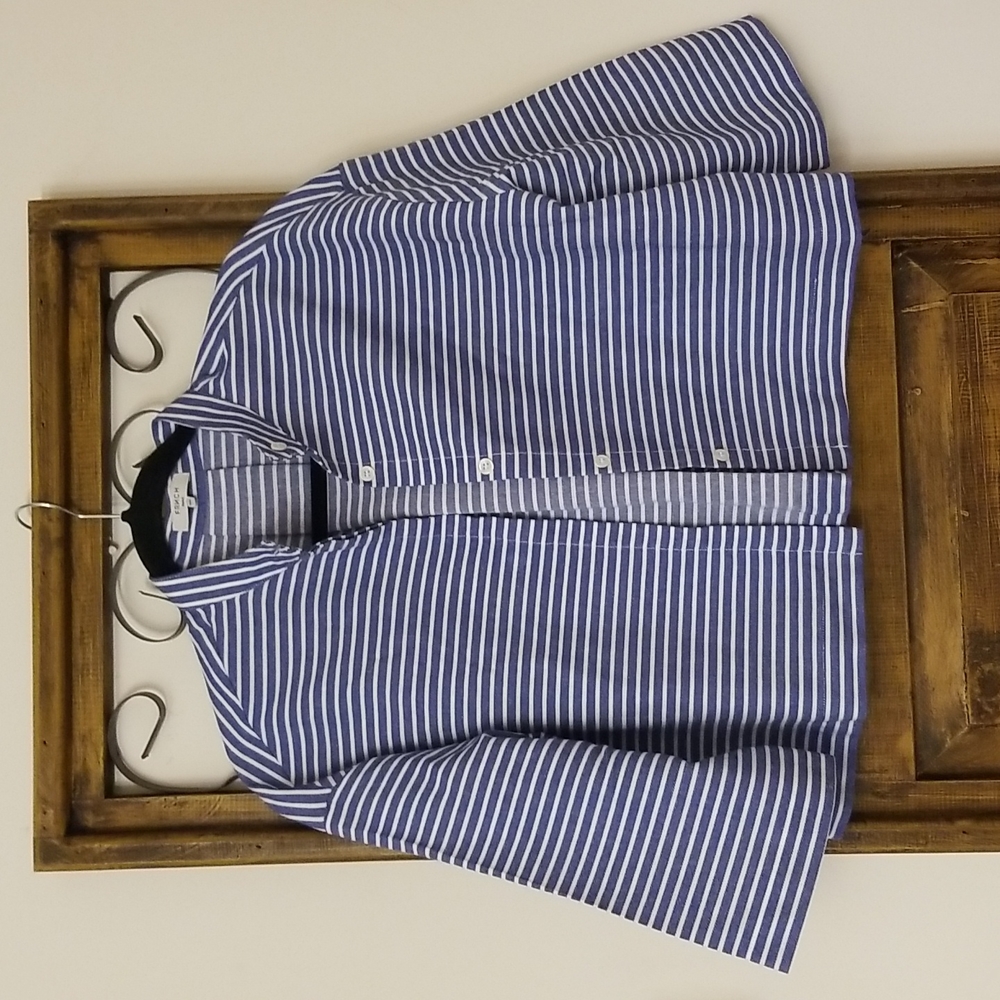 Women's blue and white striped button down cropped top